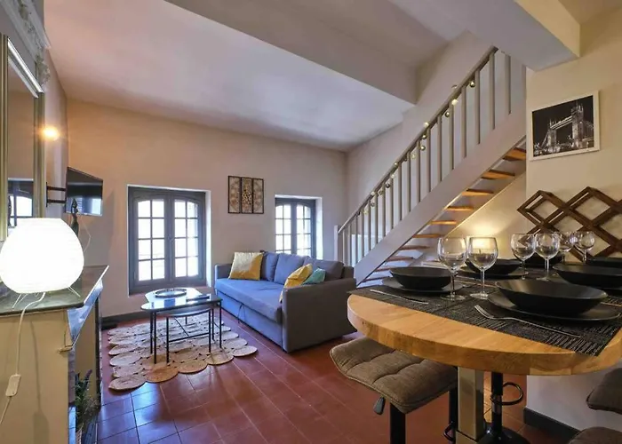 Centre 75m2, Avec 3 Апартаменты Каркассон