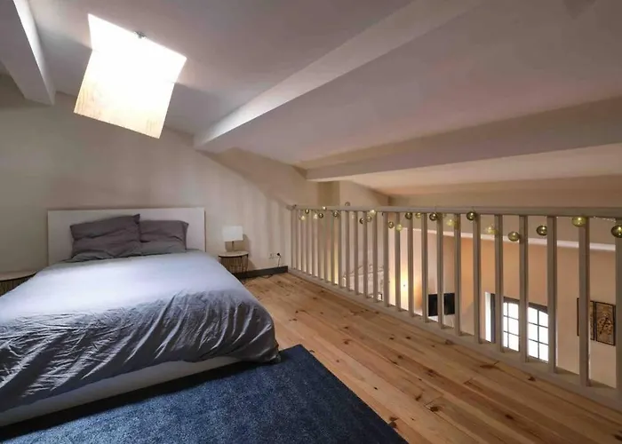 Centre 75m2, Avec 3 Apartment